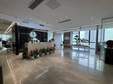 经开区地铁口 联合金融大厦 正对电梯口 豪华装修!全景落地窗