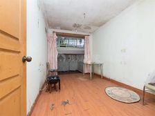 1楼带天井 户型实用 诚心卖