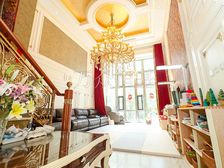 南北通透天通中苑5室2厅豪华装修