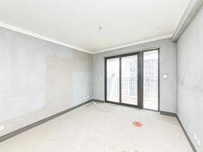 新出星河丹堤八区 毛坯 好楼层 急卖 随时看房