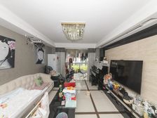小区中间位置 中区飞机户型三房 超诚意 方便看 可谈