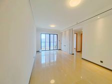 珠江花城 次新房 三房两卫 停车方便 中间楼层采光好