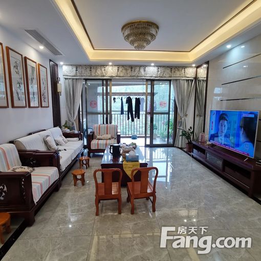 雅居乐富春山居 5 房 197.75 方 品质小区