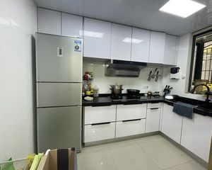 公馆6号4室2厅2卫南朝向396.0万元/套出售