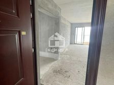 龙光天曜 4房2厅270万