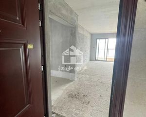 龙光天曜 4房2厅270万