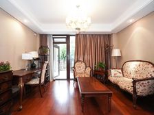 黄金水岸,一楼带花园,户型方正,位置好,装修好可拎包入住