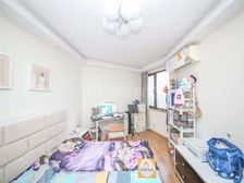 电梯房,主卧朝南,小户型,交通便利,小区中心位置,装修齐全