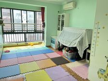 艺泰安邦温馨小两房急售 自住装修 中心位置 临近地铁