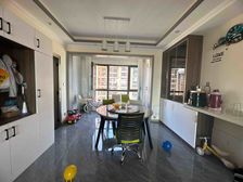 珑园电梯19楼 精装修 大三室 随时看房可议