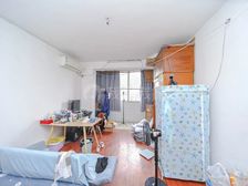 电梯房,中楼层,厨卫全明,小区中间位置,采光佳,