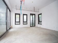 太湖边独栋别墅,南花园,地下室采光通透,带2个车位,看中可谈