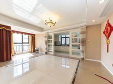 新出新城帝景南区 精装修保养很好 中间楼层 急卖 随时看房