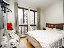 东岸嘉园 近金沙湖公园 两房朝南 自住装修 采光楼层好