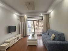 东部银泰城旁,房子视野宽阔,诚心出售