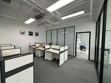 石景山杨庄地铁附近 通景大厦100平精装带家具交付可注册