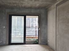 准新小区,两梯三户,南北对流,中层采光很好