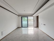 宝龙一城4室2厅3卫南朝向349.0万元/套出售