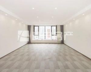 南北通透圣世一品3室2厅豪华装修