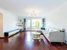 观湖国际一层大两居室 无遮挡 保养好 景观房 有院