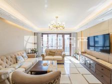 臻园髙层四居业主出售,业主稳定,看房随时!