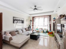 3室2厅蓝堡国际公寓北区