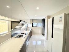 正南万象华府一期4室2厅精装修