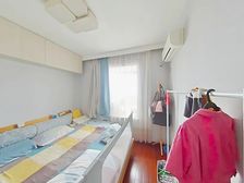 10年次新小高层温馨2,房价格可谈,有车位房东诚心卖交通便利