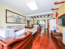 一楼带垫高花园,看房方便,小区停车便利,满五微一没有税费。