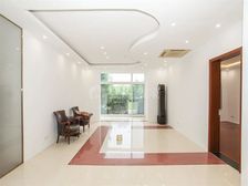 私家大花园,高尔夫球场别墅群环绕,环境优美雅静