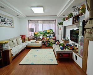 金湾华庭3室2厅1卫南朝向260.0万元/套出售