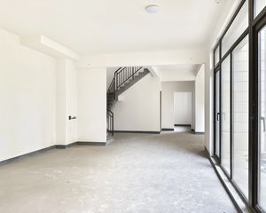万科华堂嘉园别墅4室3厅3卫南朝向800.0万元/套出售