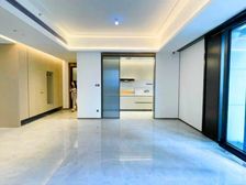 保利鱼珠港 中层4房 业主换房急售 看中可谈 包税