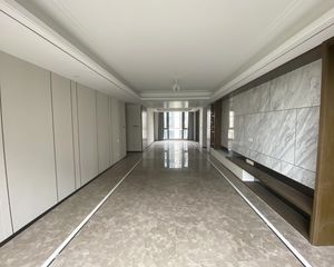 江山万里三期4室2厅2卫南朝向1068.0万元/套出售