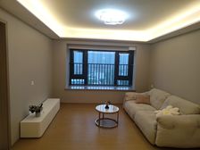 云潮中心3室2厅2卫南朝向285.0万元/套出售