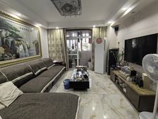 童王小区西区4室2厅3卫南朝向196.0万元/套出售