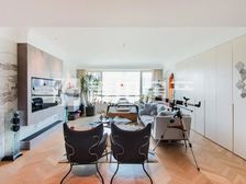 3室2厅首开2期,另1期有套230平精装修同价诚意出售