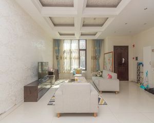 新上联排别墅 低总价 阿凯笛亚庄园 4室2厅3卫 随时看房