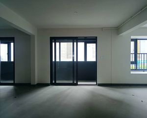 滨河沁月府4室2厅2卫南朝向360.0万元/套出售