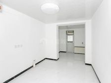 东四十四条 私产平房 证件齐全 可以随时交易