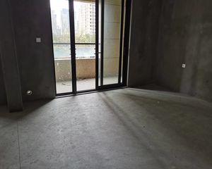 西岸18723室2厅2卫南朝向235.0万元/套出售