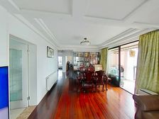 双南户型,楼层好,一梯两户,08年小区。带产权车位,房东诚售