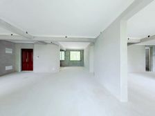 电梯独立入户,U型厨房,双阳台双飘窗,客厅大落地窗