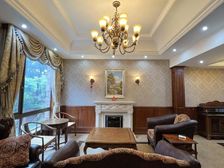 新出实价:1900万,国际社区联排别墅,屋况很好,诚心出售。