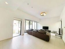 (虹桥前湾墅区)林茵湖畔,边套大花园,全明户型。屋况保养好。