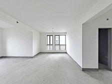 (送车位)皇冠花园二期 138平22楼3室2厅2卫 全新白坯