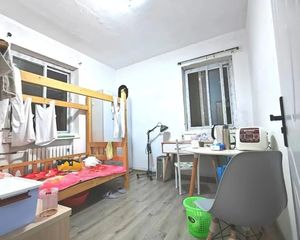 南三环边 电梯大一居 140 万急售