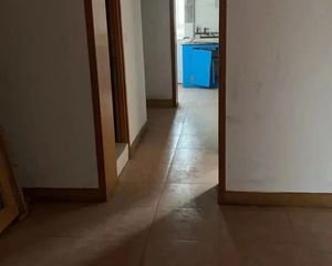 角门 电梯大一居 140万