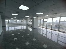 鼓楼地铁口 恒隆中心300平 定制隔间 户型方正 招人方便