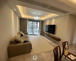 江澜湾精装修,拎包入住,保养维护好